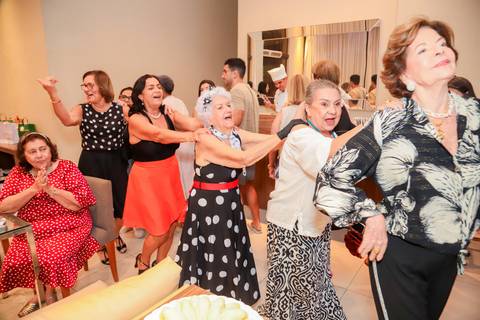 Como garantir fotografias incríveis do seu aniversário? Deixe a fotografia connosco!
Contrate um fotógrafo profissional para captar cada detalhe da sua festa.
Imagens de aniversário que contam a sua história – fotógrafo em Portugal.
Fotografia de festas e'