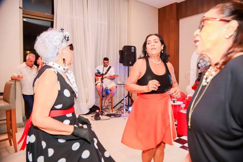 Como garantir fotografias incríveis do seu aniversário? Deixe a fotografia connosco!
Contrate um fotógrafo profissional para captar cada detalhe da sua festa.
Imagens de aniversário que contam a sua história – fotógrafo em Portugal.
Fotografia de festas e'