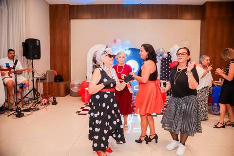 Como garantir fotografias incríveis do seu aniversário? Deixe a fotografia connosco!
Contrate um fotógrafo profissional para captar cada detalhe da sua festa.
Imagens de aniversário que contam a sua história – fotógrafo em Portugal.
Fotografia de festas e'