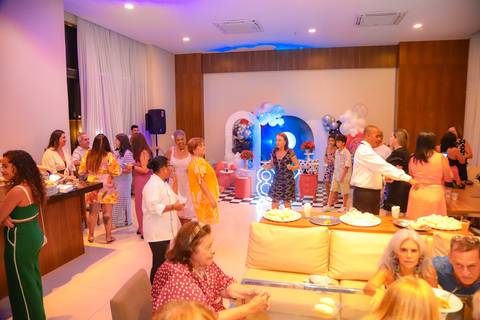 Como garantir fotografias incríveis do seu aniversário? Deixe a fotografia connosco!
Contrate um fotógrafo profissional para captar cada detalhe da sua festa.
Imagens de aniversário que contam a sua história – fotógrafo em Portugal.
Fotografia de festas e'