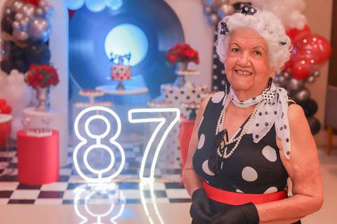 Fotógrafo de aniversário em Portugal – registe momentos especiais com fotografias profissionais.
Sessão fotográfica de aniversário em Lisboa – celebre o seu dia com imagens incríveis.
Fotografias de aniversário no Porto – captamos a emoção do seu momento '