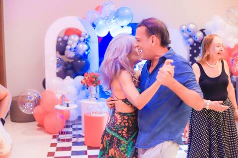 Como garantir fotografias incríveis do seu aniversário? Deixe a fotografia connosco!
Contrate um fotógrafo profissional para captar cada detalhe da sua festa.
Imagens de aniversário que contam a sua história – fotógrafo em Portugal.
Fotografia de festas e'