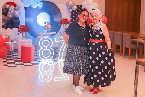 Fotógrafo de aniversário em Portugal – registe momentos especiais com fotografias profissionais.
Sessão fotográfica de aniversário em Lisboa – celebre o seu dia com imagens incríveis.
Fotografias de aniversário no Porto – captamos a emoção do seu momento '