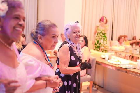 Como garantir fotografias incríveis do seu aniversário? Deixe a fotografia connosco!
Contrate um fotógrafo profissional para captar cada detalhe da sua festa.
Imagens de aniversário que contam a sua história – fotógrafo em Portugal.
Fotografia de festas e'