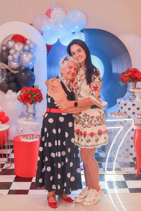 Fotógrafo de aniversário em Portugal – registe momentos especiais com fotografias profissionais.
Sessão fotográfica de aniversário em Lisboa – celebre o seu dia com imagens incríveis.
Fotografias de aniversário no Porto – captamos a emoção do seu momento '