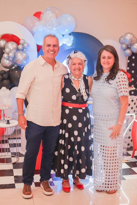 Fotógrafo de aniversário em Portugal – registe momentos especiais com fotografias profissionais.
Sessão fotográfica de aniversário em Lisboa – celebre o seu dia com imagens incríveis.
Fotografias de aniversário no Porto – captamos a emoção do seu momento '