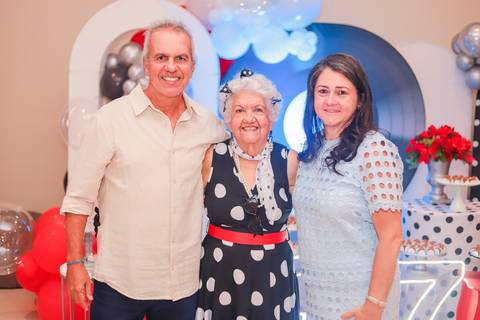 Fotógrafo de aniversário em Portugal – registe momentos especiais com fotografias profissionais.
Sessão fotográfica de aniversário em Lisboa – celebre o seu dia com imagens incríveis.
Fotografias de aniversário no Porto – captamos a emoção do seu momento '