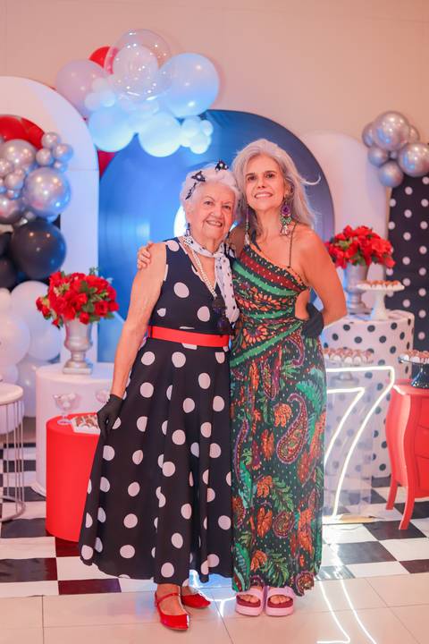 Fotógrafo de aniversário em Portugal – registe momentos especiais com fotografias profissionais.
Sessão fotográfica de aniversário em Lisboa – celebre o seu dia com imagens incríveis.
Fotografias de aniversário no Porto – captamos a emoção do seu momento '