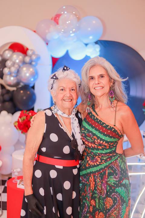 Fotógrafo de aniversário em Portugal – registe momentos especiais com fotografias profissionais.
Sessão fotográfica de aniversário em Lisboa – celebre o seu dia com imagens incríveis.
Fotografias de aniversário no Porto – captamos a emoção do seu momento '