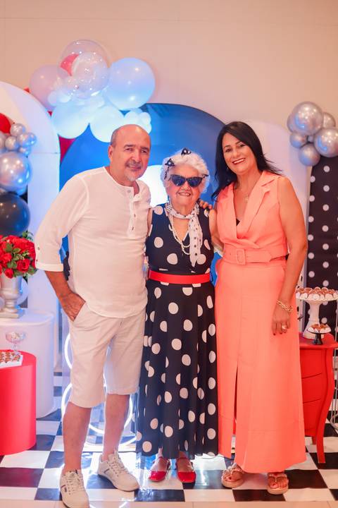 Fotógrafo de aniversário em Portugal – registe momentos especiais com fotografias profissionais.
Sessão fotográfica de aniversário em Lisboa – celebre o seu dia com imagens incríveis.
Fotografias de aniversário no Porto – captamos a emoção do seu momento '