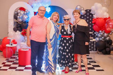 Fotógrafo de aniversário em Portugal – registe momentos especiais com fotografias profissionais.
Sessão fotográfica de aniversário em Lisboa – celebre o seu dia com imagens incríveis.
Fotografias de aniversário no Porto – captamos a emoção do seu momento '