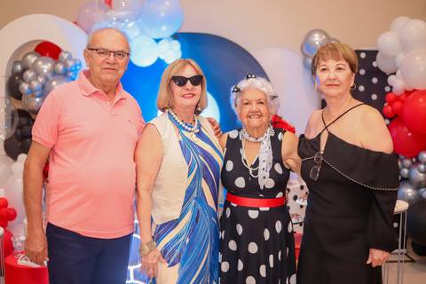 Fotógrafo de aniversário em Portugal – registe momentos especiais com fotografias profissionais.
Sessão fotográfica de aniversário em Lisboa – celebre o seu dia com imagens incríveis.
Fotografias de aniversário no Porto – captamos a emoção do seu momento '