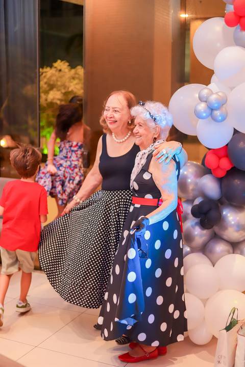 Fotógrafo de aniversário em Portugal – registe momentos especiais com fotografias profissionais.
Sessão fotográfica de aniversário em Lisboa – celebre o seu dia com imagens incríveis.
Fotografias de aniversário no Porto – captamos a emoção do seu momento '