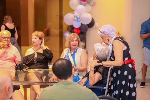 Fotógrafo de aniversário em Portugal – registe momentos especiais com fotografias profissionais.
Sessão fotográfica de aniversário em Lisboa – celebre o seu dia com imagens incríveis.
Fotografias de aniversário no Porto – captamos a emoção do seu momento '