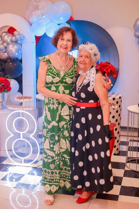 Fotógrafo de aniversário em Portugal – registe momentos especiais com fotografias profissionais.
Sessão fotográfica de aniversário em Lisboa – celebre o seu dia com imagens incríveis.
Fotografias de aniversário no Porto – captamos a emoção do seu momento '