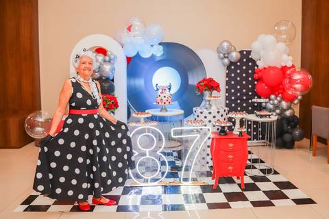 Fotógrafo de aniversário em Portugal – registe momentos especiais com fotografias profissionais.
Sessão fotográfica de aniversário em Lisboa – celebre o seu dia com imagens incríveis.
Fotografias de aniversário no Porto – captamos a emoção do seu momento '