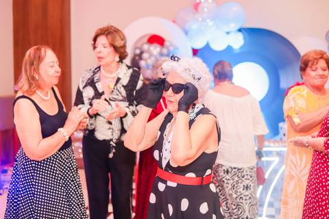 Como garantir fotografias incríveis do seu aniversário? Deixe a fotografia connosco!
Contrate um fotógrafo profissional para captar cada detalhe da sua festa.
Imagens de aniversário que contam a sua história – fotógrafo em Portugal.
Fotografia de festas e'