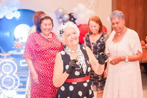 Como garantir fotografias incríveis do seu aniversário? Deixe a fotografia connosco!
Contrate um fotógrafo profissional para captar cada detalhe da sua festa.
Imagens de aniversário que contam a sua história – fotógrafo em Portugal.
Fotografia de festas e'