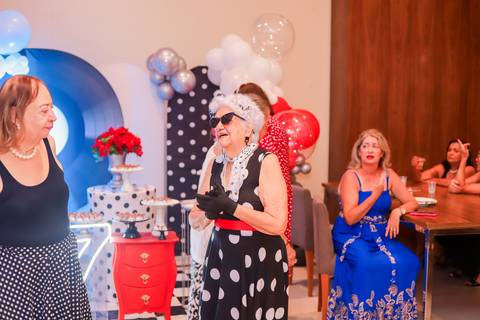 Como garantir fotografias incríveis do seu aniversário? Deixe a fotografia connosco!
Contrate um fotógrafo profissional para captar cada detalhe da sua festa.
Imagens de aniversário que contam a sua história – fotógrafo em Portugal.
Fotografia de festas e'