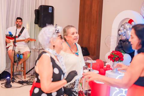 Como garantir fotografias incríveis do seu aniversário? Deixe a fotografia connosco!
Contrate um fotógrafo profissional para captar cada detalhe da sua festa.
Imagens de aniversário que contam a sua história – fotógrafo em Portugal.
Fotografia de festas e'