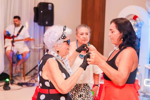 Como garantir fotografias incríveis do seu aniversário? Deixe a fotografia connosco!
Contrate um fotógrafo profissional para captar cada detalhe da sua festa.
Imagens de aniversário que contam a sua história – fotógrafo em Portugal.
Fotografia de festas e'