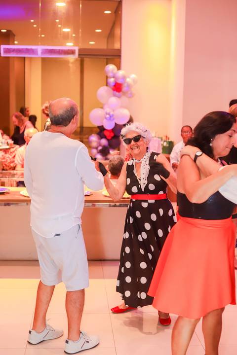 Como garantir fotografias incríveis do seu aniversário? Deixe a fotografia connosco!
Contrate um fotógrafo profissional para captar cada detalhe da sua festa.
Imagens de aniversário que contam a sua história – fotógrafo em Portugal.
Fotografia de festas e'