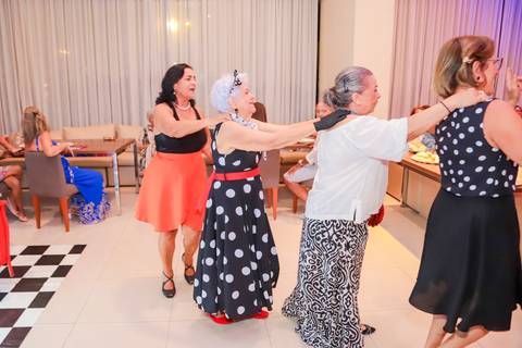 Como garantir fotografias incríveis do seu aniversário? Deixe a fotografia connosco!
Contrate um fotógrafo profissional para captar cada detalhe da sua festa.
Imagens de aniversário que contam a sua história – fotógrafo em Portugal.
Fotografia de festas e'