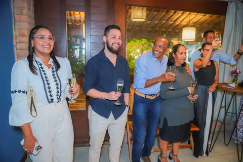 Dra. Laiza Paiva celebra nova fase como advogada, acolhendo clientes com empatia nas áreas imobiliária e sucessória.

'