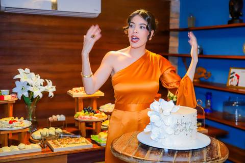 Imagem que eterniza o início de uma missão: a Dra. Laiza Paiva agora oferece soluções jurídicas com sensibilidade e técnica. Praia do Forte Bahia'