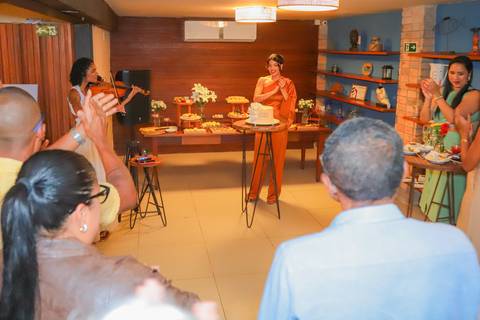 Imagem que eterniza o início de uma missão: a Dra. Laiza Paiva agora oferece soluções jurídicas com sensibilidade e técnica. Praia do Forte Bahia'