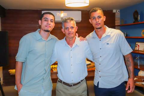 Imagem que eterniza o início de uma missão: a Dra. Laiza Paiva agora oferece soluções jurídicas com sensibilidade e técnica. Praia do Forte Bahia'