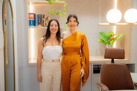 Fotografia de um marco: Dra. Laiza inaugura sua advocacia em Praia do Forte, dedicada à área imobiliária e sucessória.

'