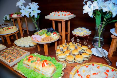 Fotografia de um marco: Dra. Laiza inaugura sua advocacia em Praia do Forte, dedicada à área imobiliária e sucessória.

'