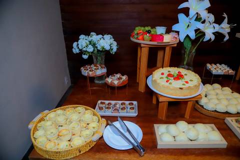 Cada detalhe desta imagem reflete a missão da Dra. Laiza na Advocacia Imobiliária e Sucessória: transformar vidas com justiça.'