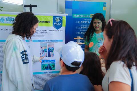 escola bilíngue em Praia do Forte educação premium Bahia Villa Global Education melhores escolas da Linha Verde onde matricular meu filho em Praia do Forte Castelo Garcia D’Ávila eventos plantio de ipê e pau-brasil escolas com foco fotografo praia '