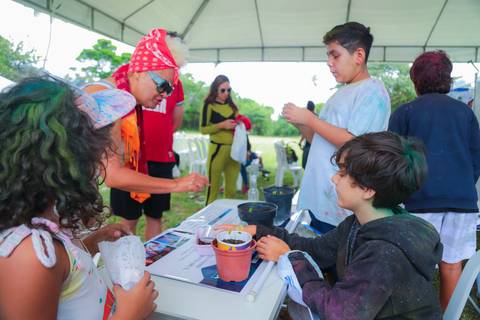 escola bilíngue em Praia do Forte educação premium Bahia Villa Global Education melhores escolas da Linha Verde onde matricular meu filho em Praia do Forte Castelo Garcia D’Ávila eventos plantio de ipê e pau-brasil escolas com foco fotografo praia '