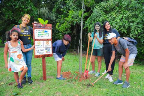 escola bilíngue em Praia do Forte educação premium Bahia Villa Global Education melhores escolas da Linha Verde onde matricular meu filho em Praia do Forte Castelo Garcia D’Ávila eventos plantio de ipê e pau-brasil escolas com foco fotografo praia '