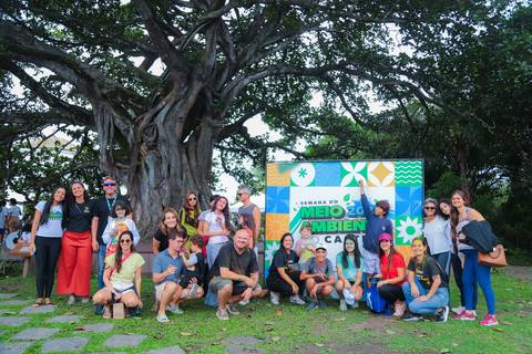 escola bilíngue em Praia do Forte educação premium Bahia Villa Global Education melhores escolas da Linha Verde onde matricular meu filho em Praia do Forte Castelo Garcia D’Ávila eventos plantio de ipê e pau-brasil escolas com foco fotografo praia '