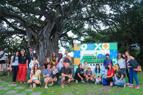 escola bilíngue em Praia do Forte educação premium Bahia Villa Global Education melhores escolas da Linha Verde onde matricular meu filho em Praia do Forte Castelo Garcia D’Ávila eventos plantio de ipê e pau-brasil escolas com foco fotografo praia '