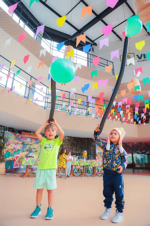 escola bilíngue em Praia do Forte educação premium Bahia Villa Global Education melhores escolas da Linha Verde onde matricular meu filho em Praia do Forte Castelo Garcia D’Ávila eventos plantio de ipê e pau-brasil escolas com foco ambiental na Bahia mora'