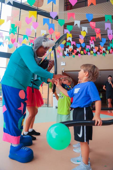 escola bilíngue em Praia do Forte educação premium Bahia Villa Global Education melhores escolas da Linha Verde onde matricular meu filho em Praia do Forte Castelo Garcia D’Ávila eventos plantio de ipê e pau-brasil escolas com foco ambiental na Bahia mora'