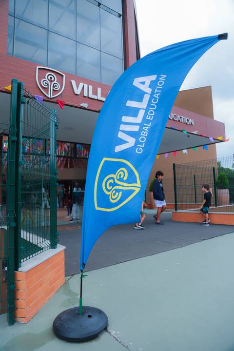 escola bilíngue em Praia do Forte educação premium Bahia Villa Global Education melhores escolas da Linha Verde onde matricular meu filho em Praia do Forte Castelo Garcia D’Ávila eventos plantio de ipê e pau-brasil escolas com foco fotografo praia '