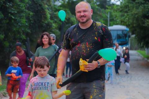 escola bilíngue em Praia do Forte educação premium Bahia Villa Global Education melhores escolas da Linha Verde onde matricular meu filho em Praia do Forte Castelo Garcia D’Ávila eventos plantio de ipê e pau-brasil escolas com foco fotografo praia '
