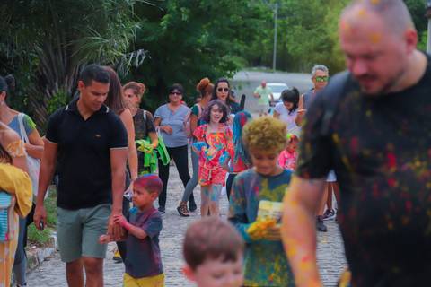 escola bilíngue em Praia do Forte educação premium Bahia Villa Global Education melhores escolas da Linha Verde onde matricular meu filho em Praia do Forte Castelo Garcia D’Ávila eventos plantio de ipê e pau-brasil escolas com foco fotografo praia '