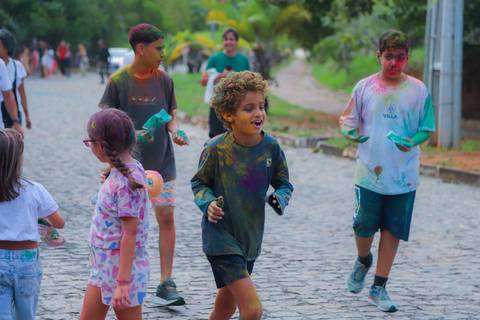 escola bilíngue em Praia do Forte educação premium Bahia Villa Global Education melhores escolas da Linha Verde onde matricular meu filho em Praia do Forte Castelo Garcia D’Ávila eventos plantio de ipê e pau-brasil escolas com foco fotografo praia '
