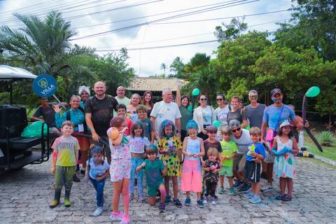 escola bilíngue em Praia do Forte educação premium Bahia Villa Global Education melhores escolas da Linha Verde onde matricular meu filho em Praia do Forte Castelo Garcia D’Ávila eventos plantio de ipê e pau-brasil escolas com foco fotografo praia '