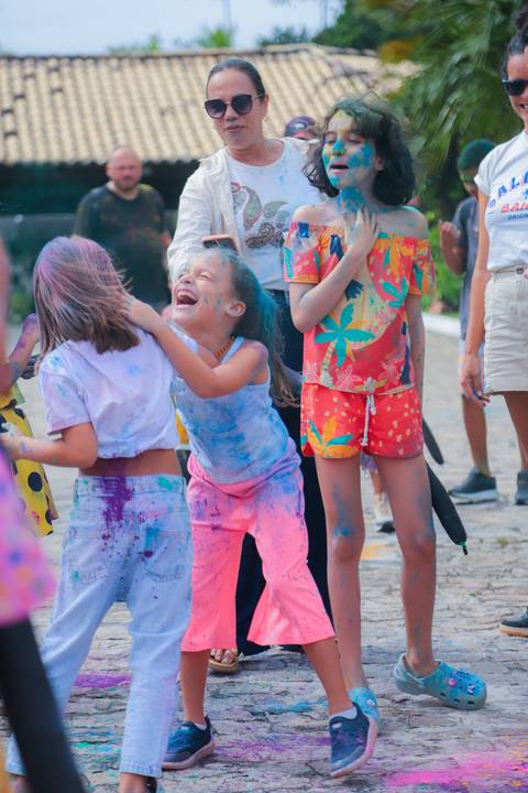 escola bilíngue em Praia do Forte educação premium Bahia Villa Global Education melhores escolas da Linha Verde onde matricular meu filho em Praia do Forte Castelo Garcia D’Ávila eventos plantio de ipê e pau-brasil escolas com foco fotografo praia '