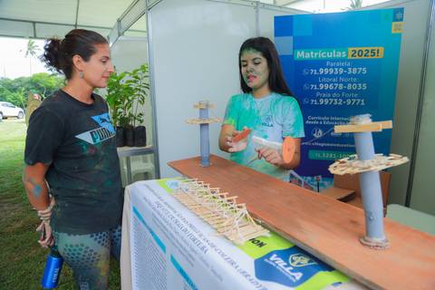 escola bilíngue em Praia do Forte educação premium Bahia Villa Global Education melhores escolas da Linha Verde onde matricular meu filho em Praia do Forte Castelo Garcia D’Ávila eventos plantio de ipê e pau-brasil escolas com foco fotografo praia '