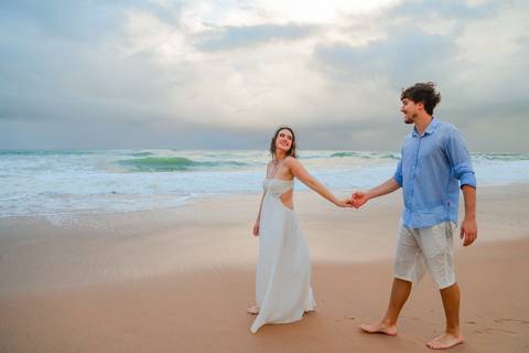 Ensaio romântico com toque de espiritualidade e natureza viva na Bahia. Uma experiência conduzida por Waldyr Lantyer, fotógrafo de casamento que transforma sentimentos em eternidade.'