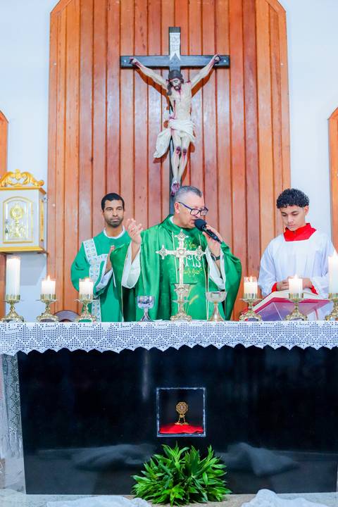 Ensaio documental de batizado com recepção em pousada charmosa no Litoral Norte da Bahia.'